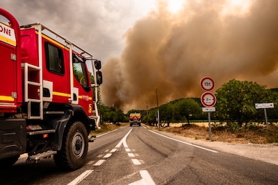 LIVE Natuurbranden | 500 brandweerlieden ingezet bij branden in de buurt van Athene