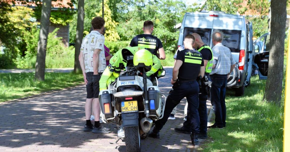 Fietsster aangereden door camperbusje op N287 bij Oostkapelle
