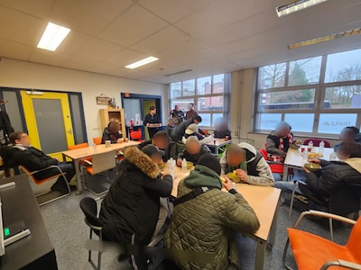 Michiel raakte zijn gezin en bedrijf kwijt en kwam op straat te staan, nu slaapt hij samen met Paul in een caravan
