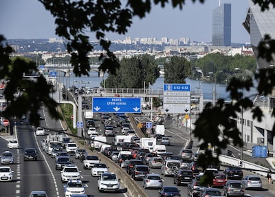 Zwarte zaterdag op Europese wegen over hoogtepunt heen, ruim 1000 kilometer file in Frankrijk door vakantieverkeer