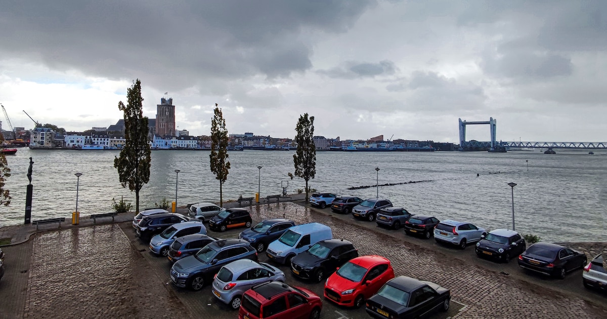 College Zwijndrecht zwicht: toch parkeerplaatsen aan waterkant Veerplein