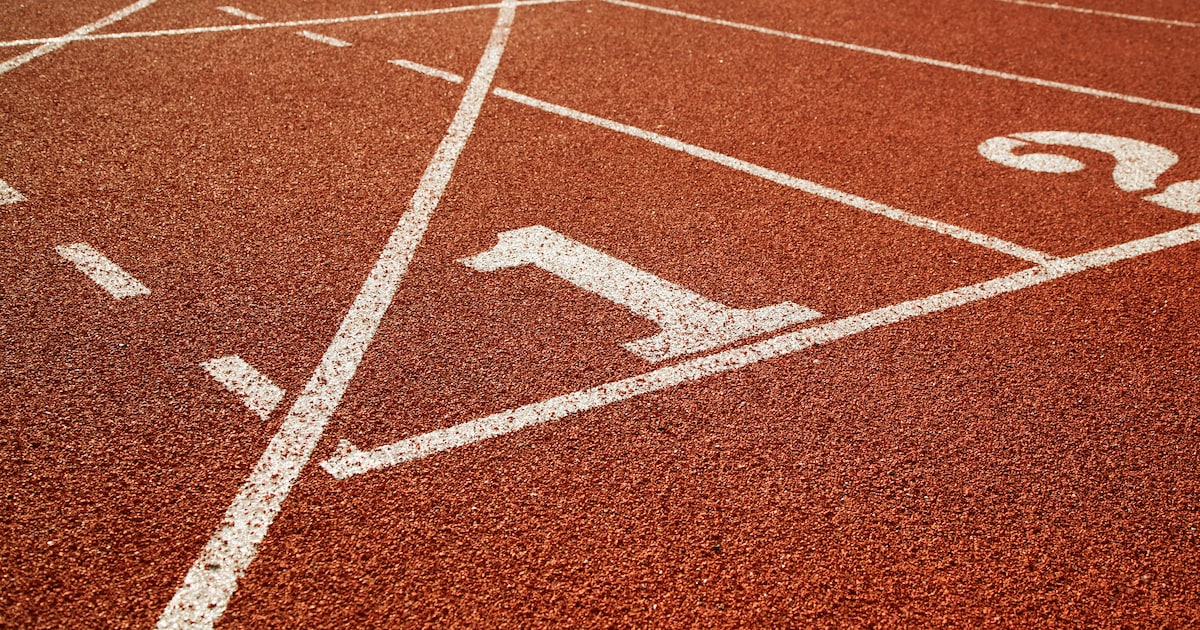 Drie dagen na sterke wedstrijd in Vlissingen loopt talentvolle atleet Ezra Boogaard opnieuw een pers