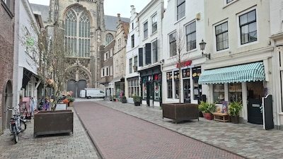 Nu al ergernis over mobiele boombakken in Goese binnenstad: ‘Ineens een gevaarte voor de gevel’