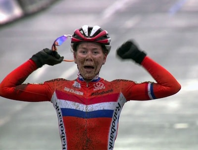 Tien jaar na wereldtitel veldrijden is Thalita de Jong (32) klaar voor de zoveelste rentree: ‘Het kan niet slecht blijven gaan’