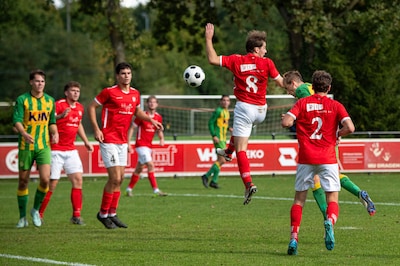 Dit zijn de uitslagen, doelpuntenmakers en wedstrijdverslagen van het amateurvoetbal op zaterdag