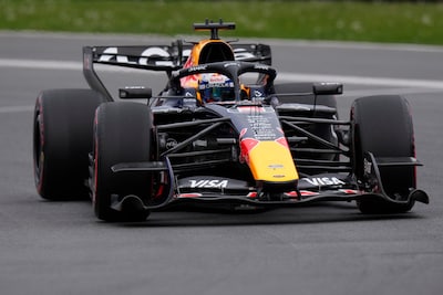 Klagende Max Verstappen komt niet verder dan zesde startplek, George Russell deelt met pole nieuwe tik uit aan teamgenoot