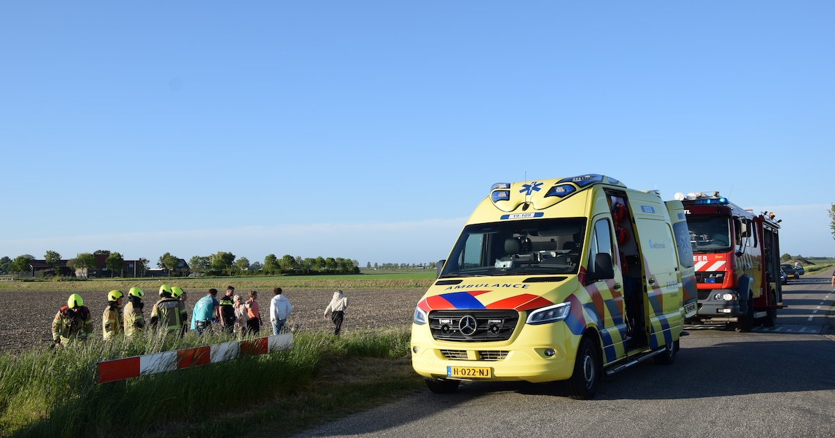Scooterrijder mist bocht en komt in weiland terecht in Kerkwerve