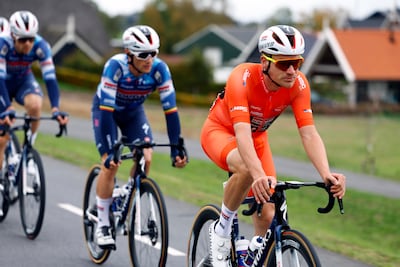 LIVE Tour of Holland | Kopgroep met drie Nederlanders krijgt weinig ruimte, sprintduel tussen Olav Kooij en Tim Merlier in Dordrecht?