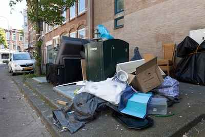 Je kunt het gratis laten ophalen, toch ligt er voor 11 miljoen (!) kilo grofvuil op straat: hoe kan dat?