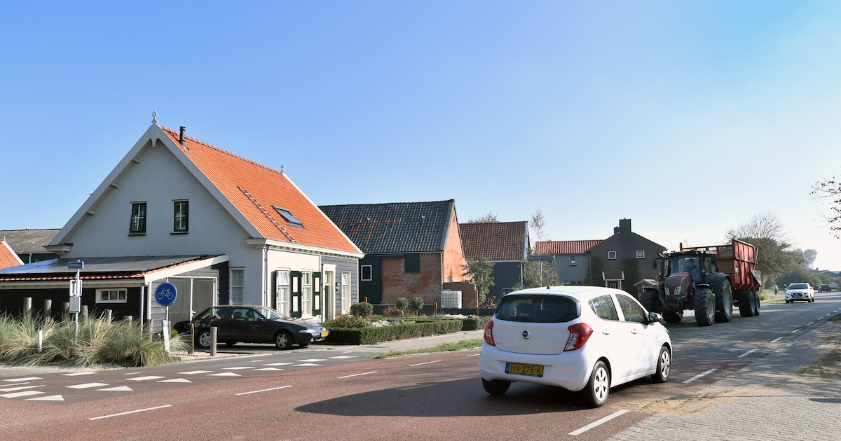 Goed uitkijken met oversteken in Sint Jan ten Heere