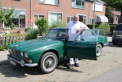 Rene (65) overleefde een hersentumor, nu is zijn Jaguar zijn alles: ‘Ik heb een engeltje op mijn schouder gehad’