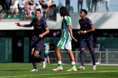 LIVE Youth League | Feyenoord O19 laat Real Betis kansloos en maakt ook vierde doelpunt in Spanje, 17-jarige middenvelder blinkt uit