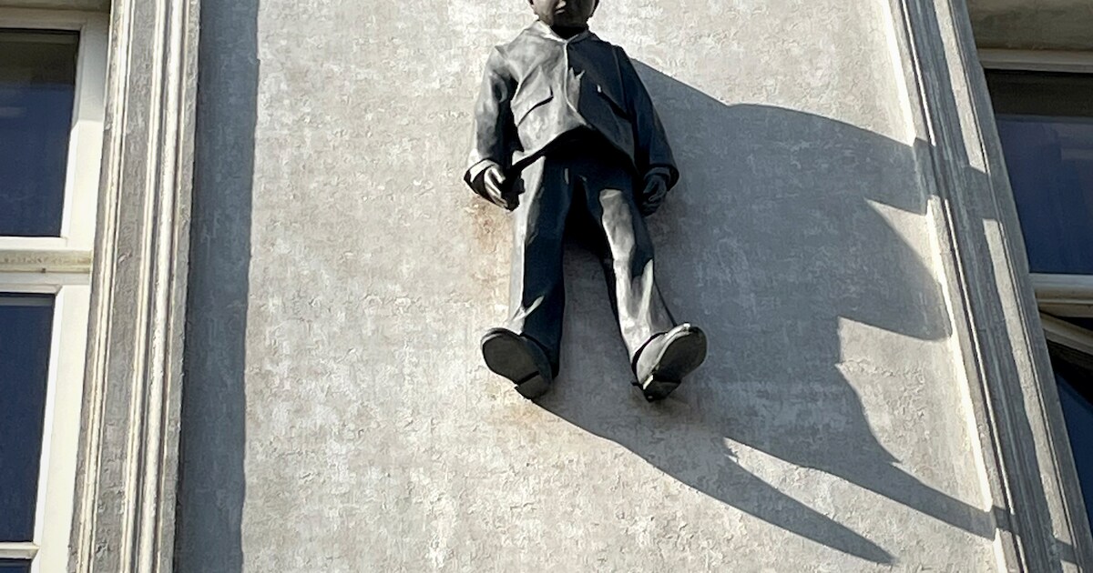 Artistiek snuisteren op kunstzinnige wandelroute in de wijk van Keizer Karel