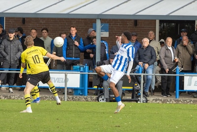 Dit zijn de uitslagen, doelpuntenmakers en wedstrijdverslagen van het amateurvoetbal op zondag