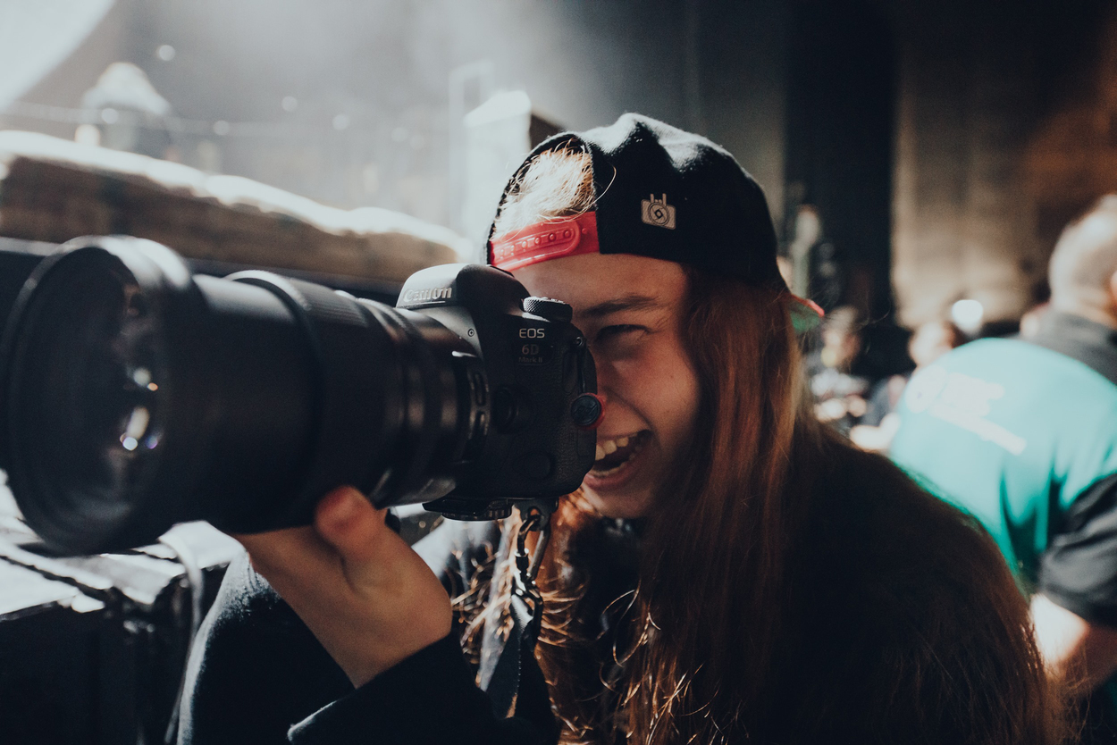Ashley (26) uit Dorst fotografeerde Metallica, Queen en Slash: ‘Heb ik het gedroomd?’