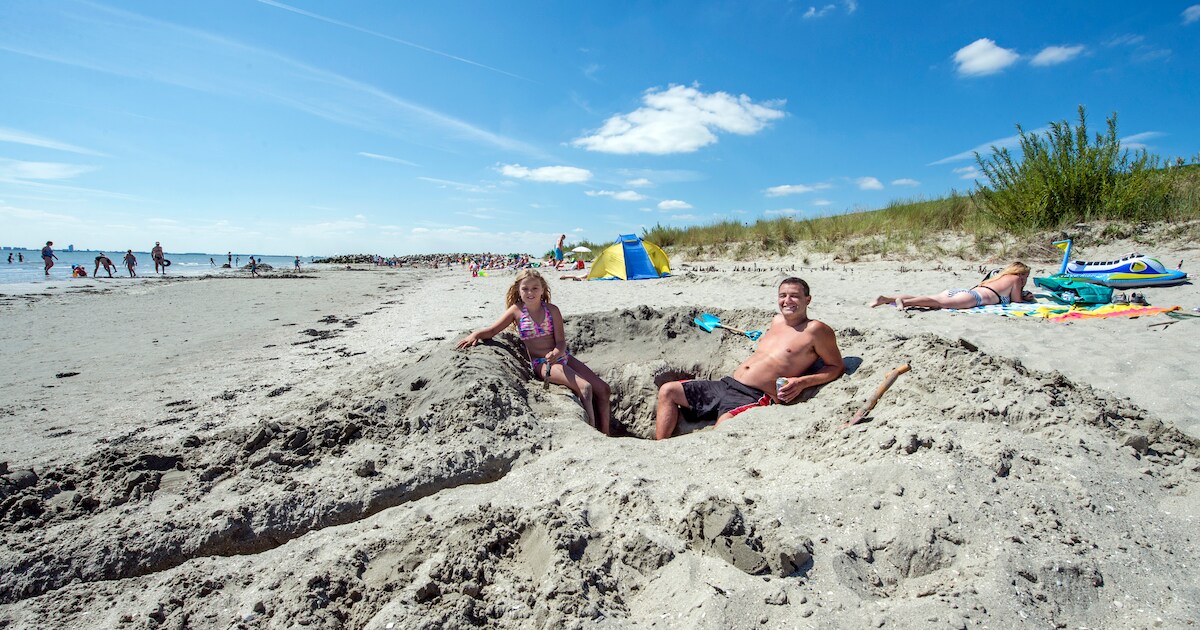 Strandje Baarland wordt weer opgespoten