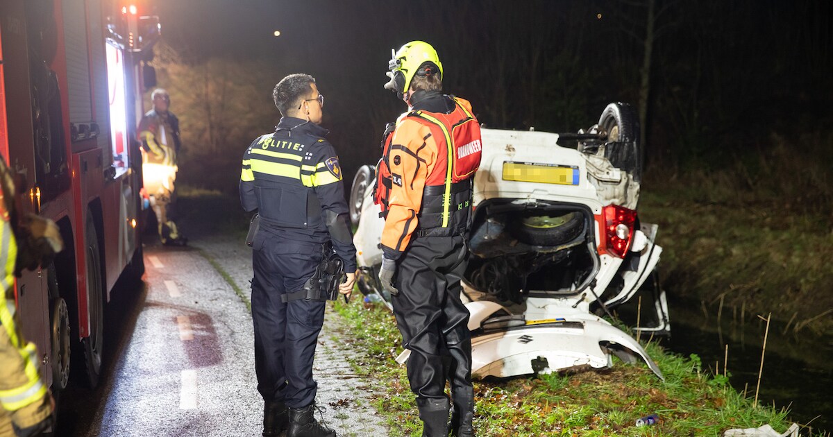 Voertuig te water op Steenbergseweg in Lepelstraat