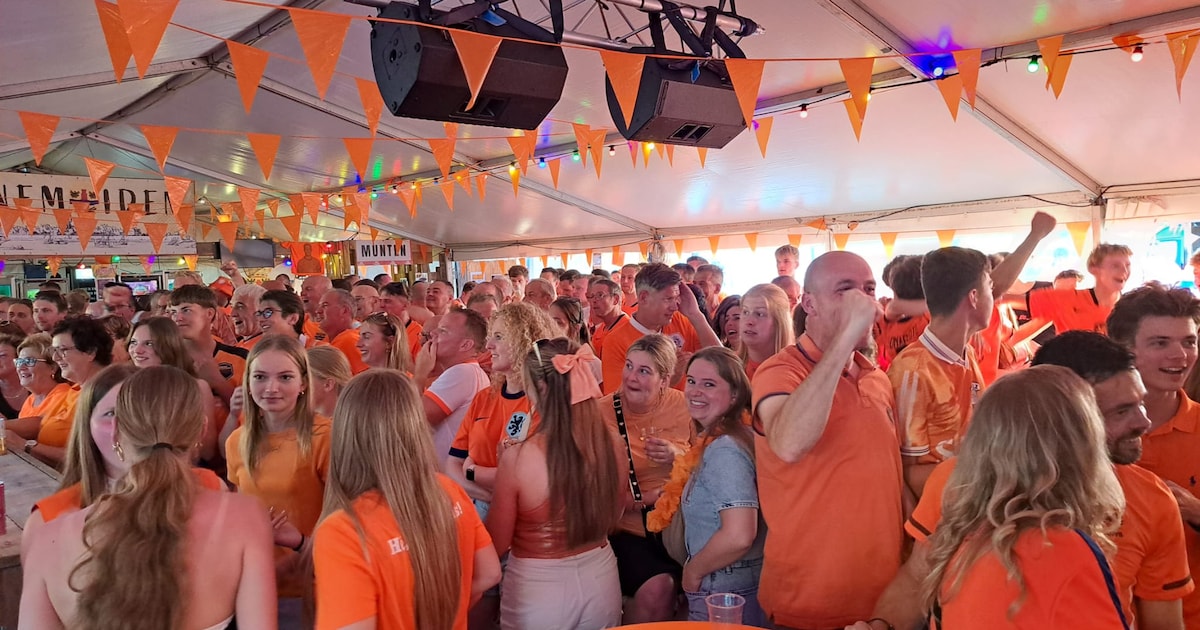 Arnemuiden ontploft na 5-1 van Oranje: dorp juicht voor eigen WK-held Jan Paul van Hecke