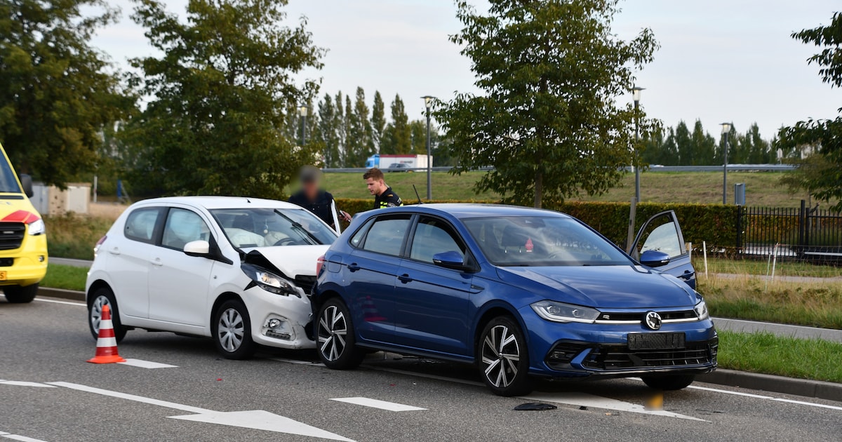 Drie voertuigen betrokken bij kettingbotsing op de Nansenbaan in Goes.