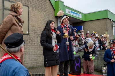 Kinderburgemeester Gözde (10) opent Krabbekesvrijdag: ‘Ik vier thuis geen vastenavend, maar ik vind het wel heel leuk’