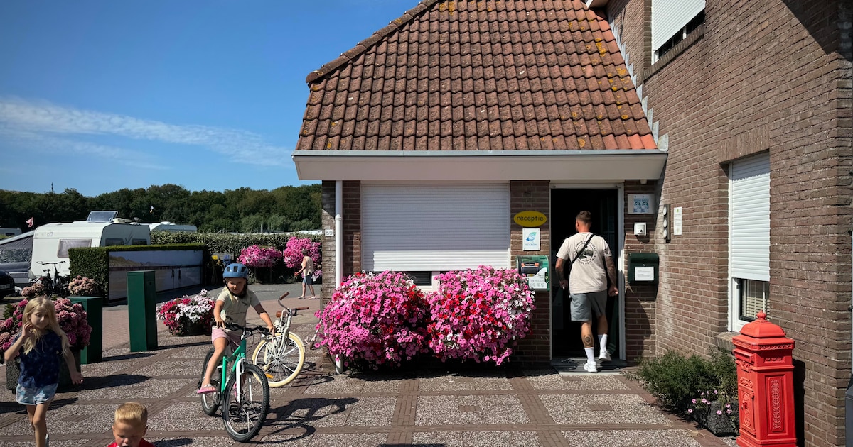 Zeeland zoekt slechtweervoorzieningen, Duitsers zoeken gewoon een regenjas