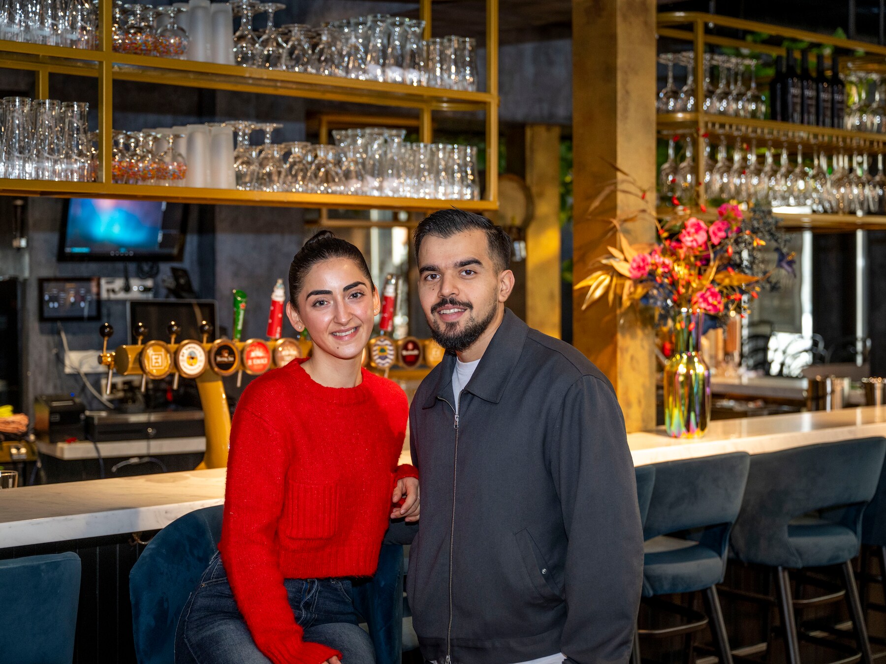 De Bij gaat open en is een eerbetoon aan de legendarische tapperij De Mug: ‘Notenwijn, Mugbitter en uiensoep komen terug’