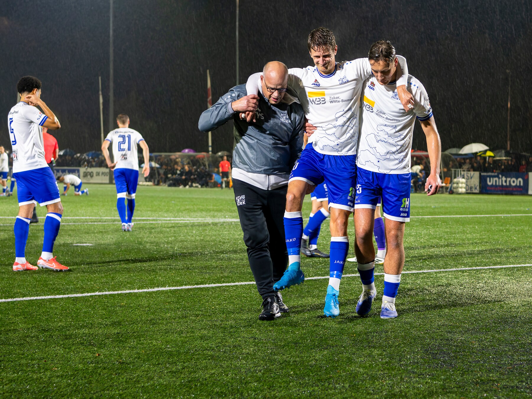 Hoek-spits Steve Schalkwijk nog in het ongewisse over blessure: ‘Ik hoorde knak en had meteen veel pijn’