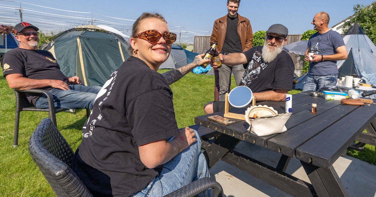 Trouwe bluesfan Joop (84) slaapt in tent van 60 jaar oud in Kwadendamme: 'Ik ga er altijd met open v