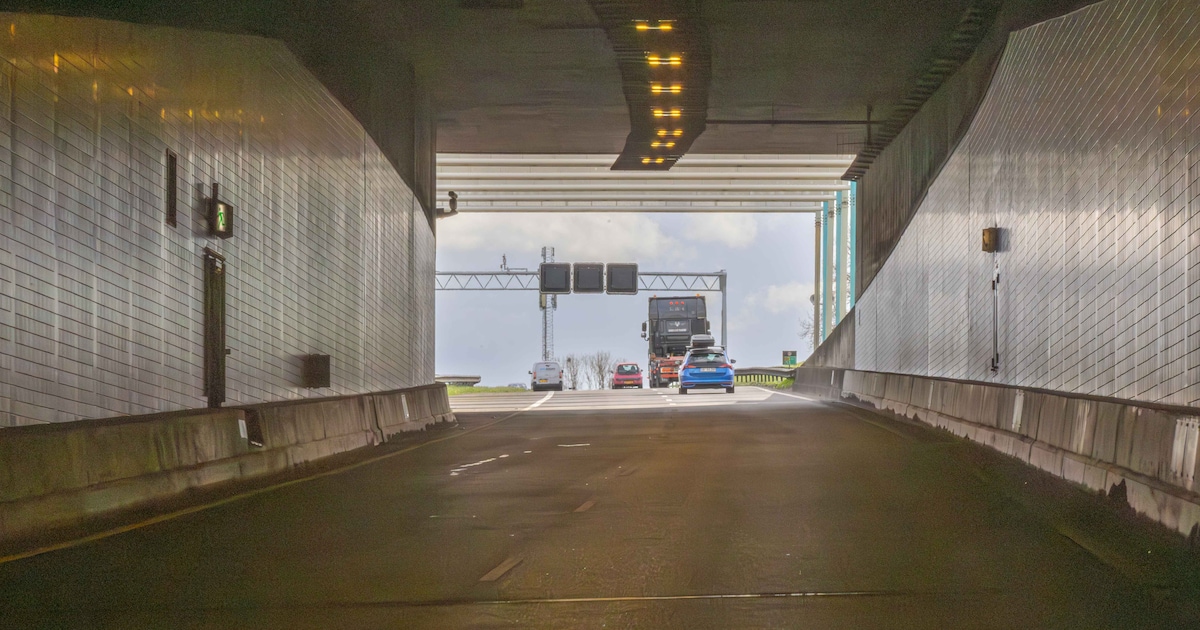 Oostbuis Westerscheldetunnel weer open, westbuis nog dicht vanwege brandend voertuig