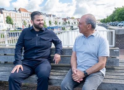 Zijn vader liet ooit een burgemeester vallen, nu wordt Deniz Akdag raadslid: ‘Hij is meer van de harmonie’