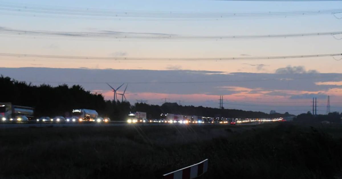 Files op A58 Rilland door gekantelde vrachtwagen.