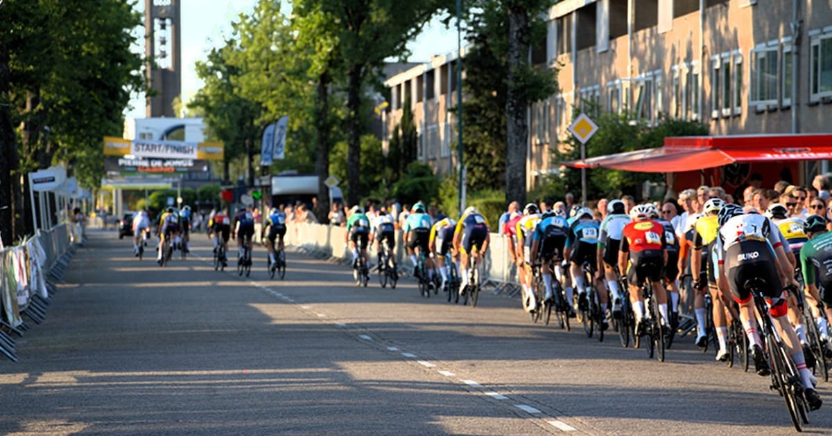 Ronde van Prinsenbeek: ereronde, sportief spektakel en ludieke wedstrijd