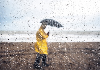 Felle buien op komst: vooral op deze plekken in Nederland kans op onweer en zware windstoten