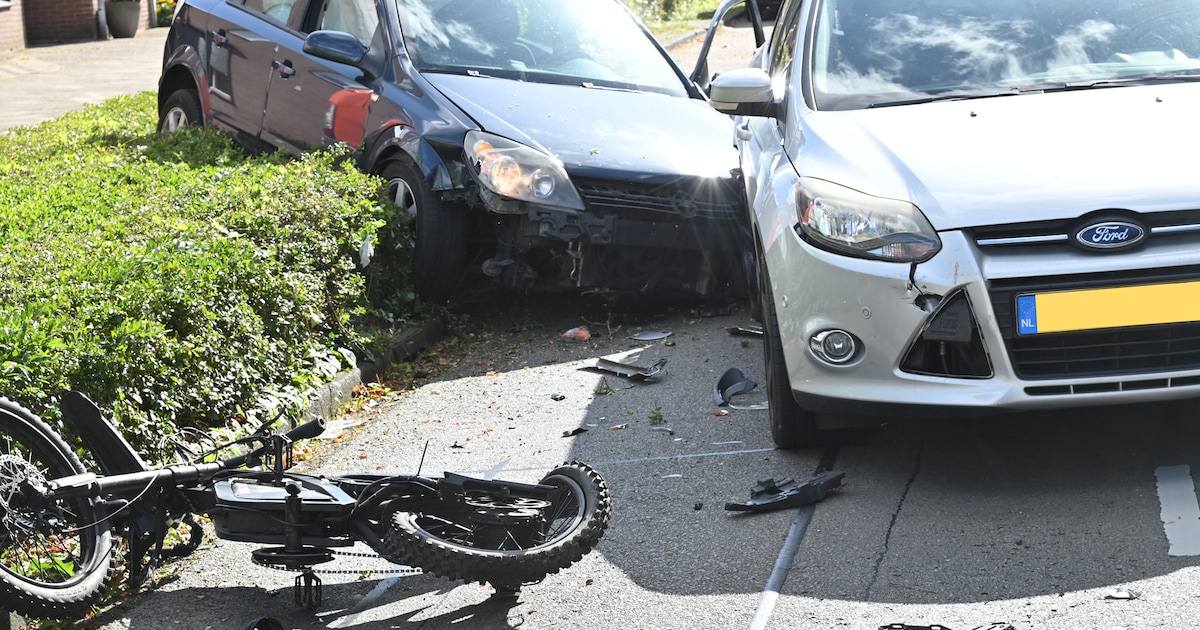 Twee auto’s en fatbike raken zwaar beschadigd bij incident in Breda: politie pakt man op, slachtoffe