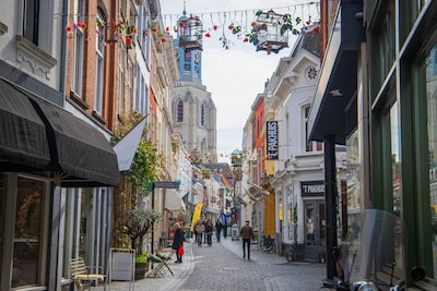 Gespot: nieuwe versiering in ‘t Vierkantje