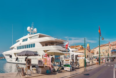 Hoe Saint-Tropez voor de allerrijksten werd: ‘Als je iets wil eten, ben je nu kapitalen kwijt’
