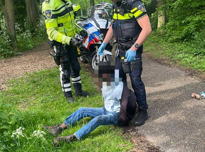 Politie grijpt in bij agressieve man (27) in Park Toorenvliedt na meldingen van onrust onder bezoekers