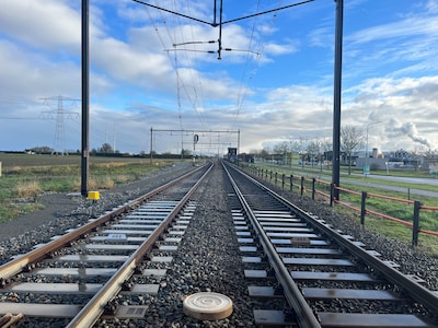 Treinen rijden weer tussen Kruiningen-Yerseke en Roosendaal, probleem defecte spoorbrug opgelost