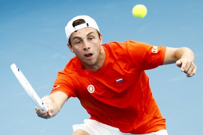https://images.pzc.nl/NTZhOTk4NjViMjcwYjllYWFjY2QvZGlvLzI2ODMyNTA3MS9maXQtd2lkdGgvNDAw/epa12632579-tallon-griekspoor-of-team-netherlands-reacts-against-hubert-hurkacz-of-team-poland-in-his-group-f-singles-match-during-day-six-of-the-2026-united-cup-at-ken-rosewall-arena-in-sydney-australia-07-january-2026-epa-mark-evans-no-archiving-editorial-use-only-australia-and-new-zealand-out