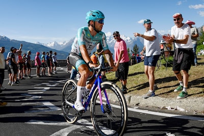 Italiaan uit Giro gezet na kopstoot in de sprint