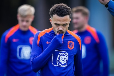 Weer domper voor Oranje: na Wout Weghorst haakt ook zieke Quilindschy Hartman af