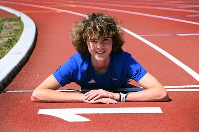 Middelburgse atleet Ivar Engels pakt in Apeldoorn Nederlandse indoortitel op 3000 meter