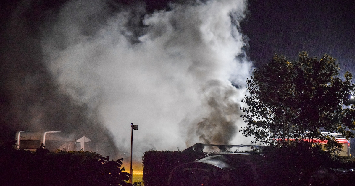 Felle brand op camping aan de Schouwsedijk in Brouwershaven