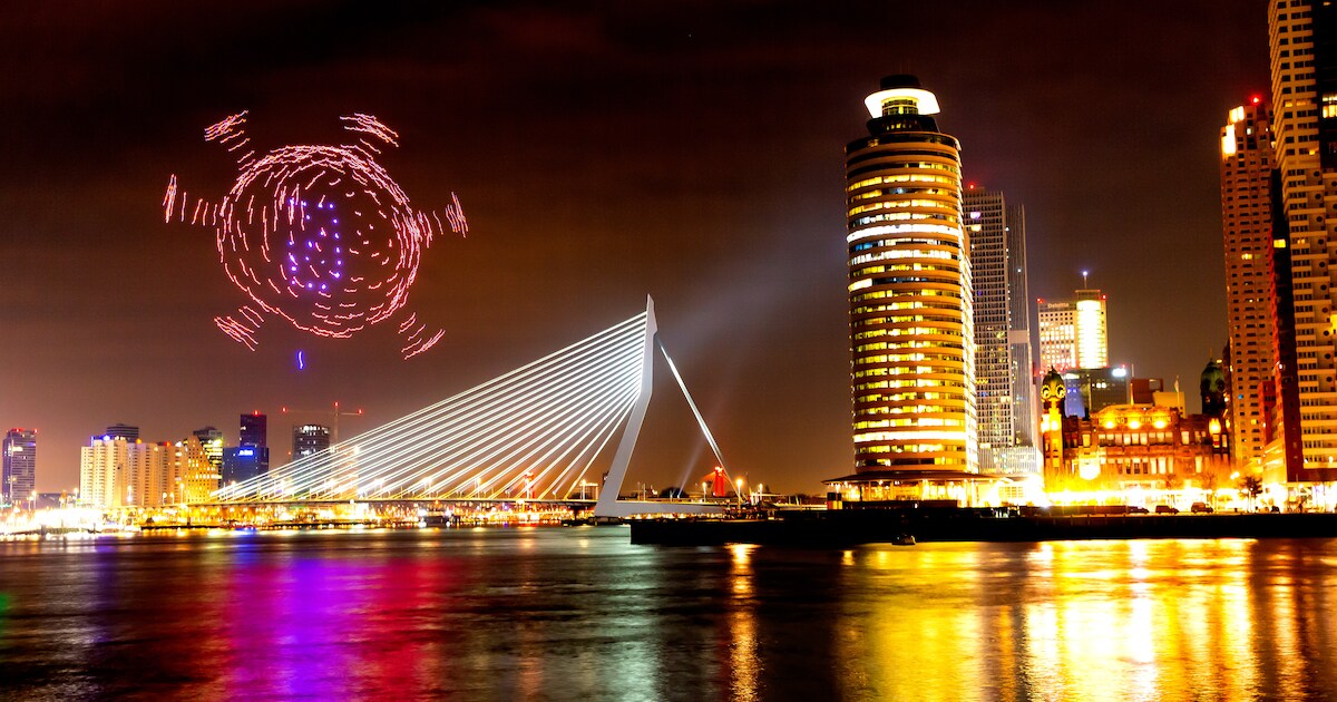 Gemeente Rotterdam Zet In Op Drone En Lasershow Bij Erasmusbrug Maar 