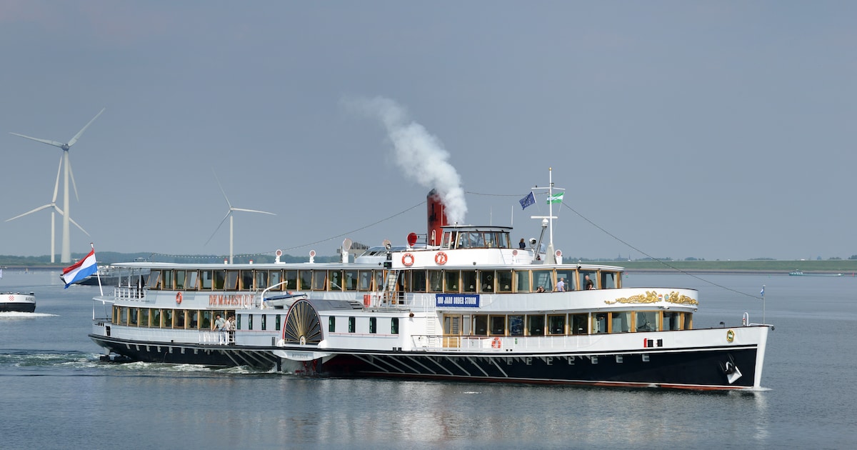 Huh, wat vaart daar? Raderstoomboot De Majesteit doet de Oosterschelde aan