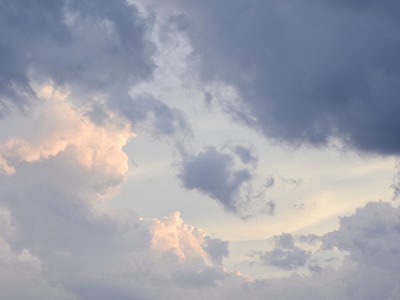 Zon en een enkele bui op Tholen in de middag