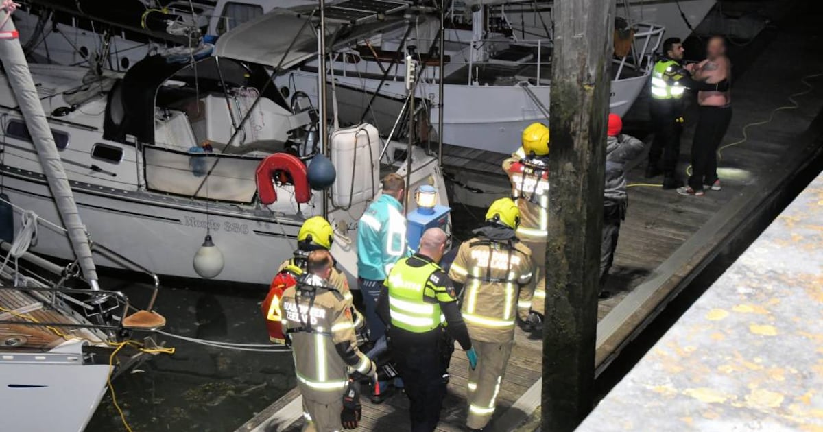 Mannen uit water gehaald na sprong van steiger in Vlissingen