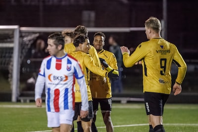 Dit zijn de uitslagen, doelpuntenmakers en wedstrijdverslagen van het amateurvoetbal op zondag
