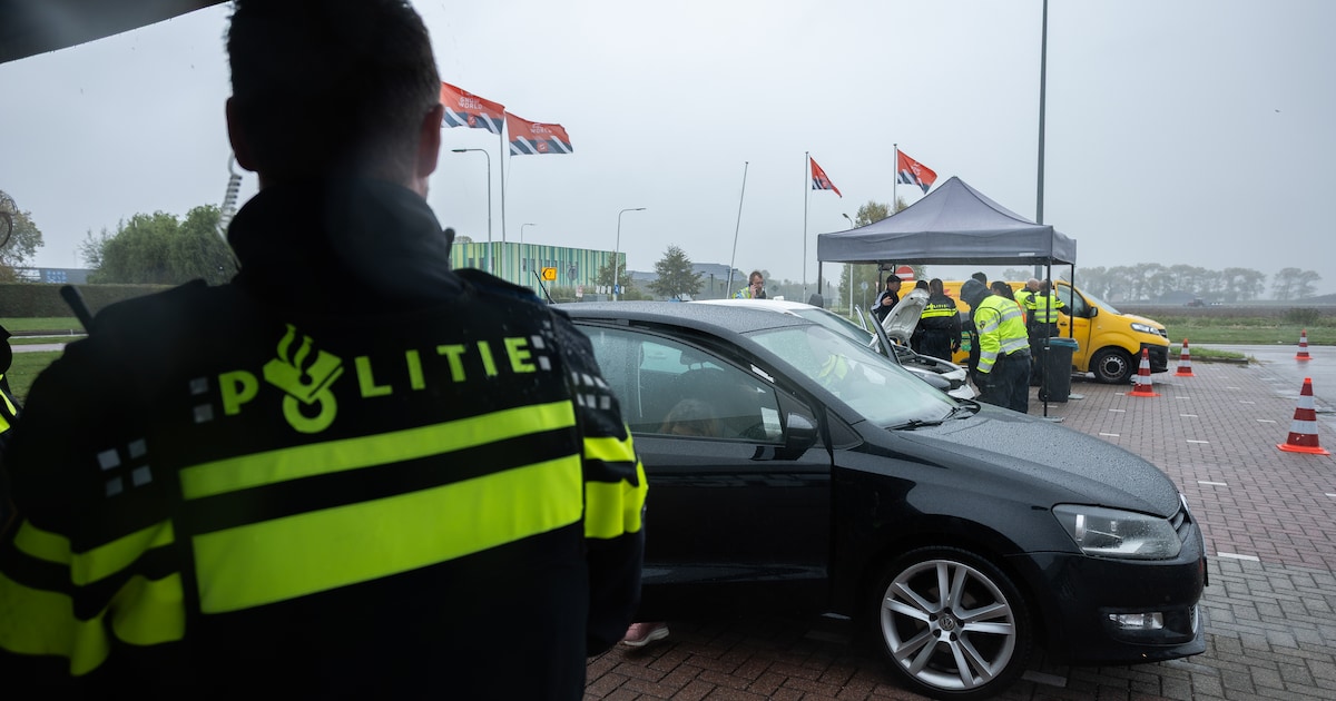 Vuurwapen gevonden bij grote verkeerscontrole Terneuzen, politie geeft een kijkje achter de schermen