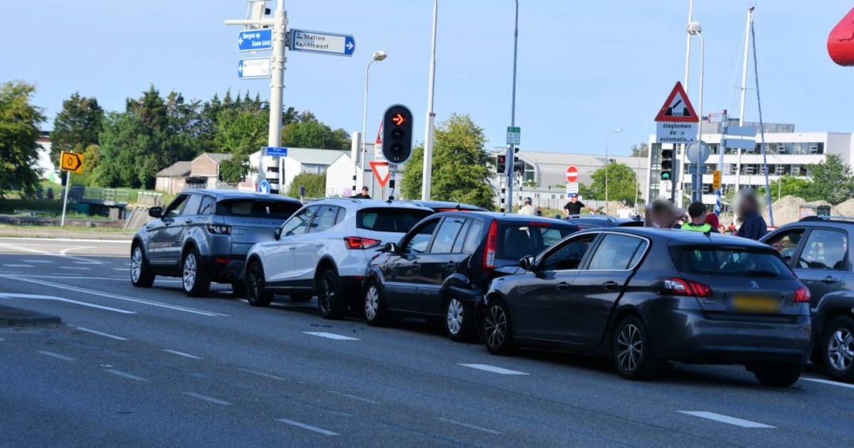 Kettingbotsing bij verkeerslichten op de Willem Ruysstraat in Vlissingen